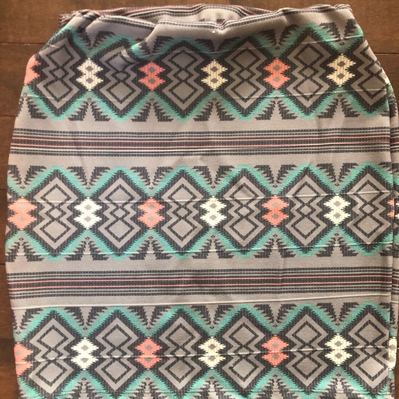 Vintage / retro skirt. Xhiliration brand. Excellent shape. - Picture 2 of 3
